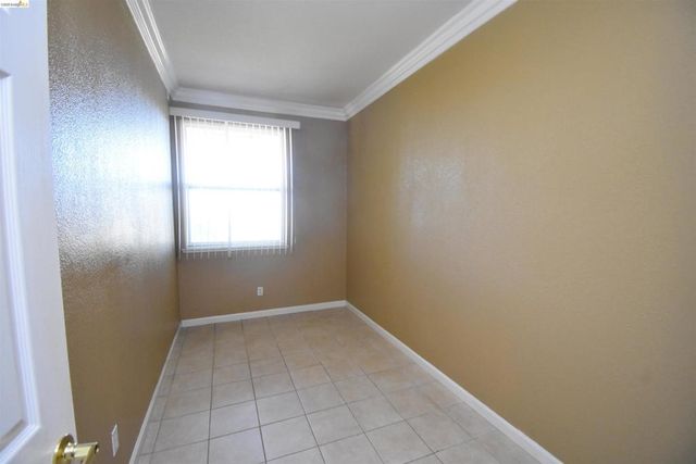 5776 Saint Andrews Dr, Stockton, CA 95219