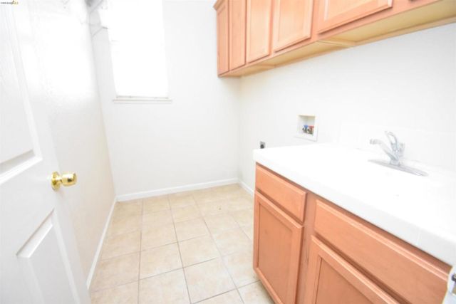 5776 Saint Andrews Dr, Stockton, CA 95219