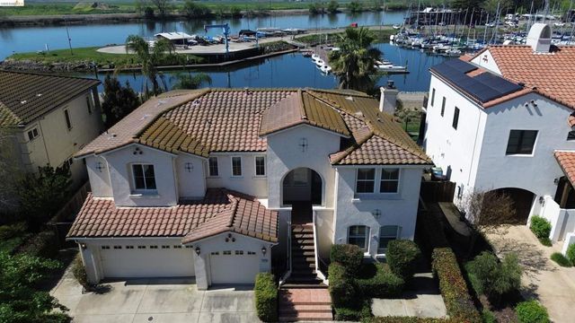 5776 Saint Andrews Dr, Stockton, CA 95219