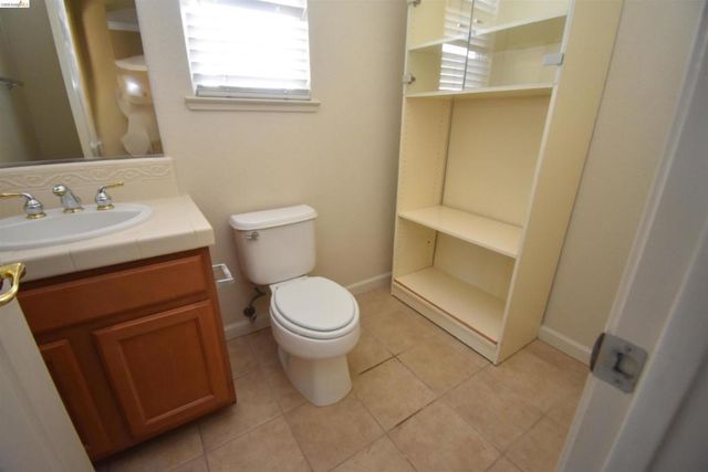 5776 Saint Andrews Dr, Stockton, CA 95219