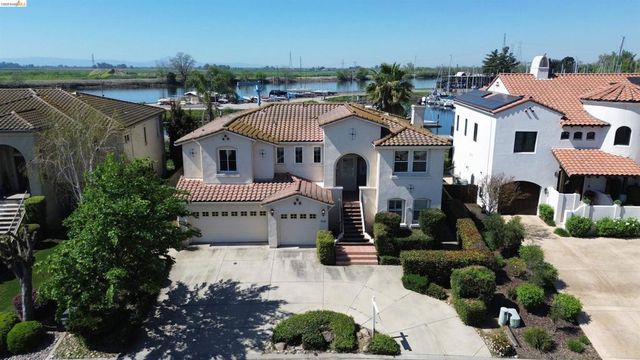 5776 Saint Andrews Dr, Stockton, CA 95219