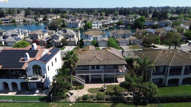 5776 Saint Andrews Dr, Stockton, CA 95219