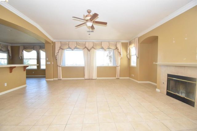 5776 Saint Andrews Dr, Stockton, CA 95219
