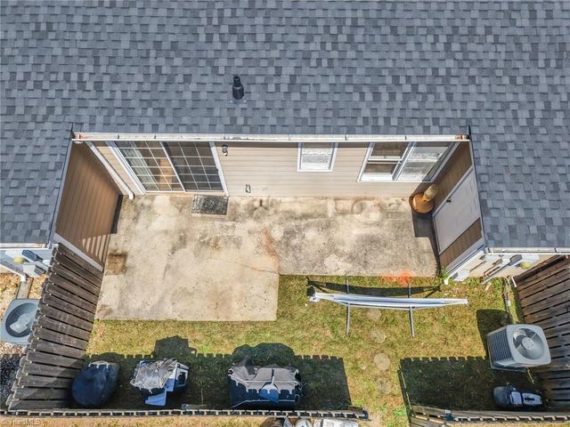 814 Guilford College Road 110, Greensboro, NC 27409