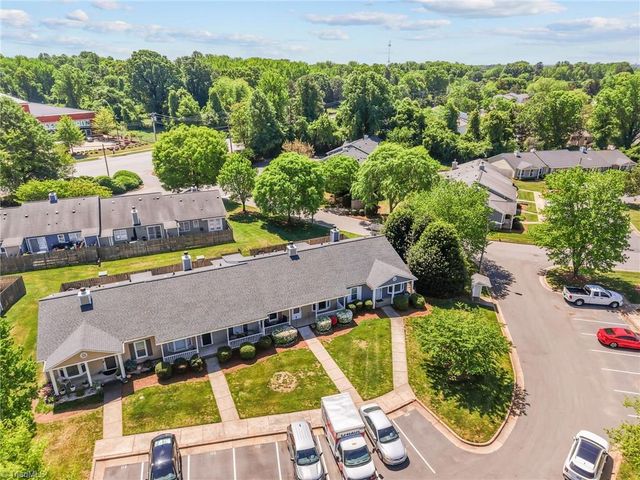 814 Guilford College Road 110, Greensboro, NC 27409