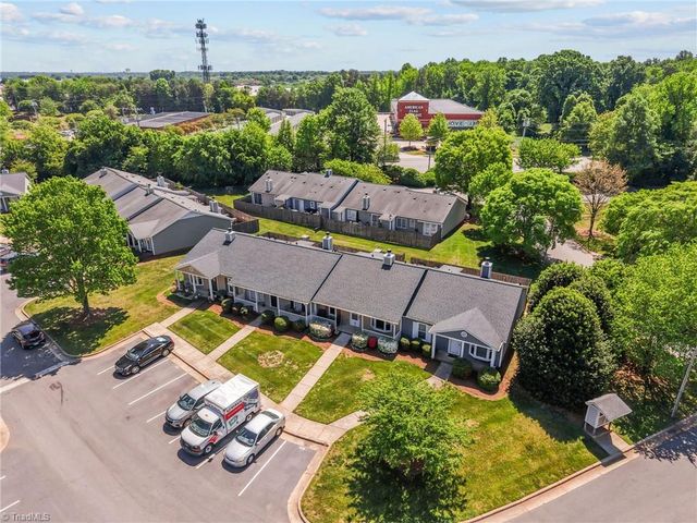 814 Guilford College Road 110, Greensboro, NC 27409