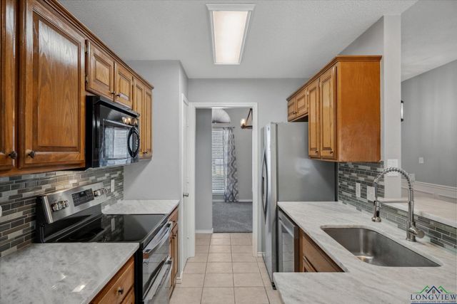 801 Braewood, Lindale, TX 75771
