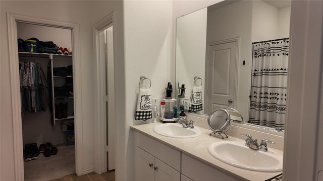 1221 Pistachio Drive, Azle, TX 76020