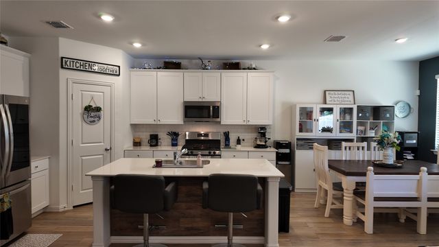 1221 Pistachio Drive, Azle, TX 76020