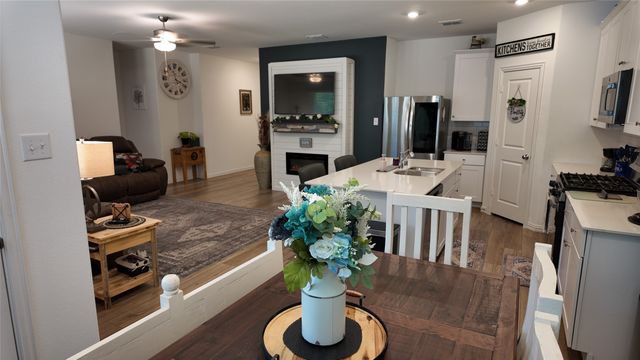 1221 Pistachio Drive, Azle, TX 76020
