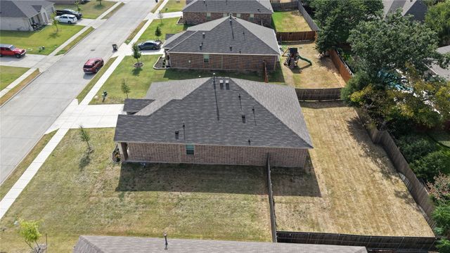 1221 Pistachio Drive, Azle, TX 76020