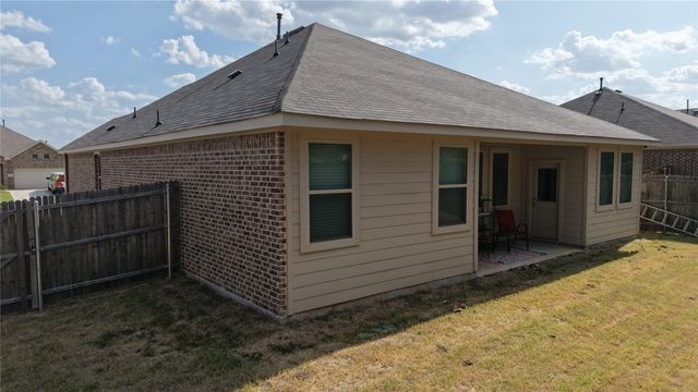 1221 Pistachio Drive, Azle, TX 76020