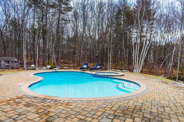 21 Shearwater Street, Durham, NH 03824