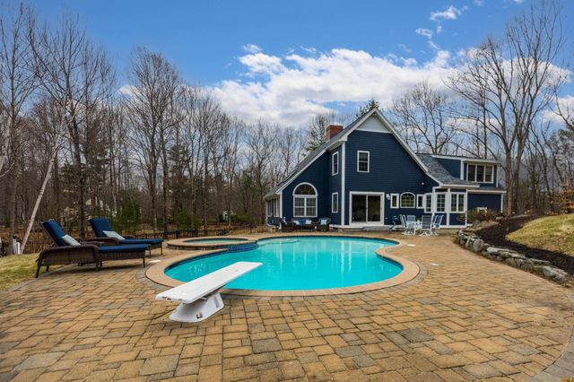 21 Shearwater Street, Durham, NH 03824