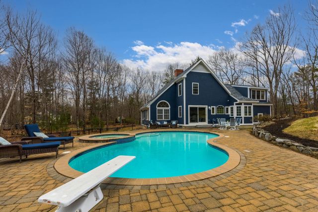 21 Shearwater Street, Durham, NH 03824