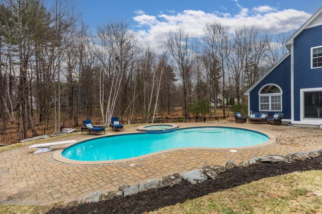 21 Shearwater Street, Durham, NH 03824