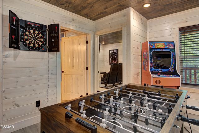 1717 Summit View Way, Pigeon Forge, TN 37862