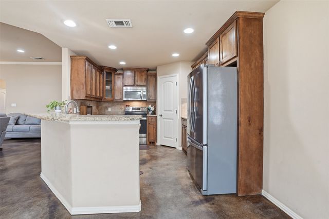 1700 Flagstone Court, Granbury, TX 76049