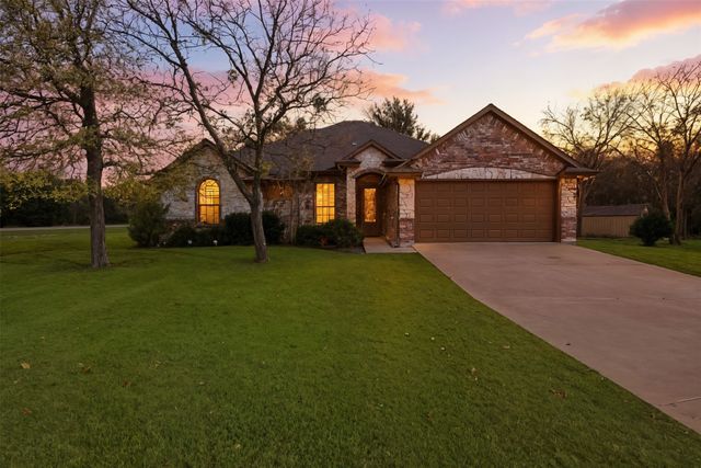 1700 Flagstone Court, Granbury, TX 76049