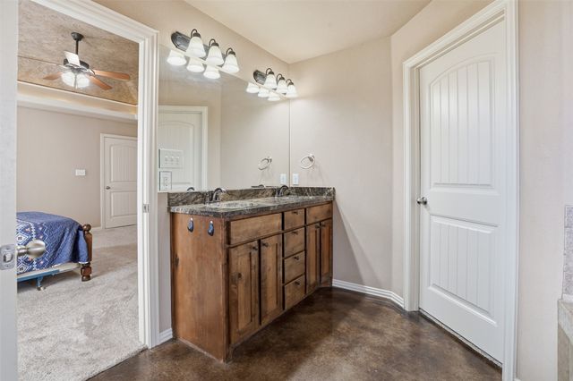 1700 Flagstone Court, Granbury, TX 76049