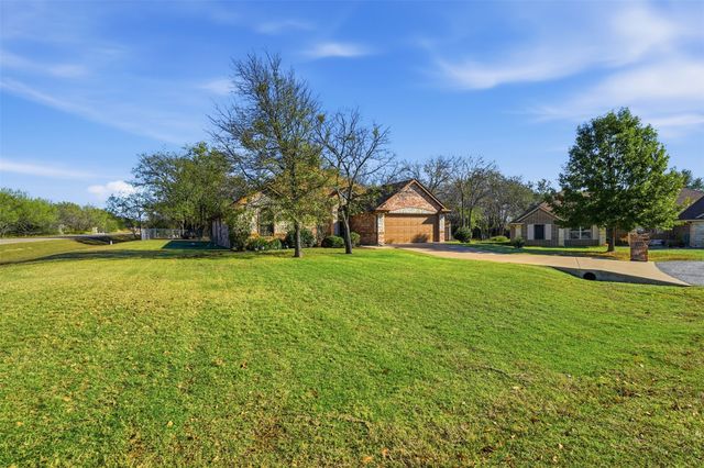 1700 Flagstone Court, Granbury, TX 76049