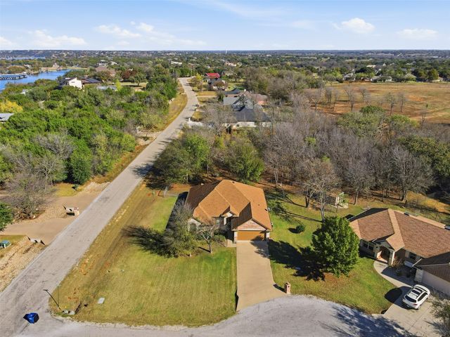 1700 Flagstone Court, Granbury, TX 76049