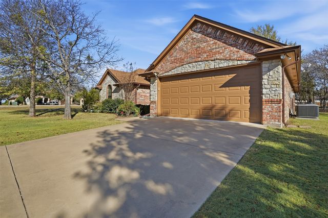 1700 Flagstone Court, Granbury, TX 76049