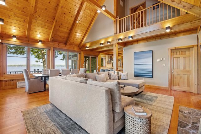 10 Edgewater Drive, Moultonborough, NH 03254