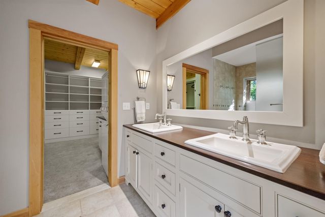 10 Edgewater Drive, Moultonborough, NH 03254