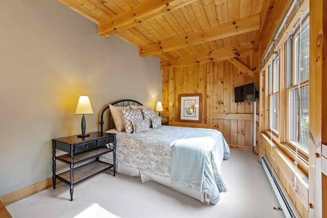 10 Edgewater Drive, Moultonborough, NH 03254