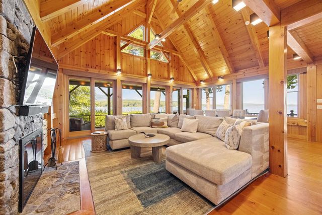 10 Edgewater Drive, Moultonborough, NH 03254