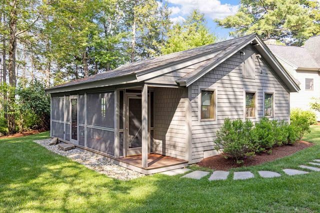 10 Edgewater Drive, Moultonborough, NH 03254