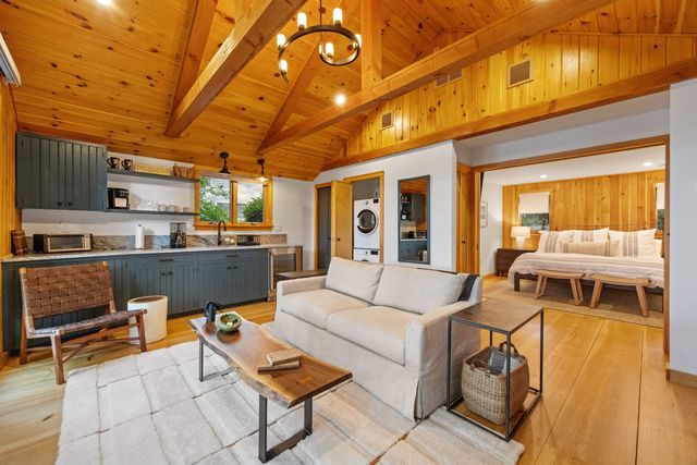 10 Edgewater Drive, Moultonborough, NH 03254