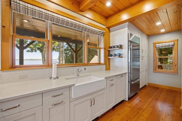 10 Edgewater Drive, Moultonborough, NH 03254