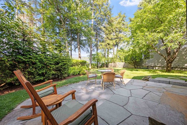 10 Edgewater Drive, Moultonborough, NH 03254