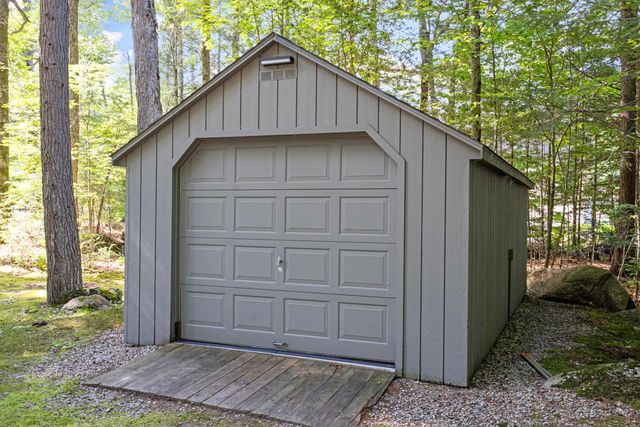 10 Edgewater Drive, Moultonborough, NH 03254