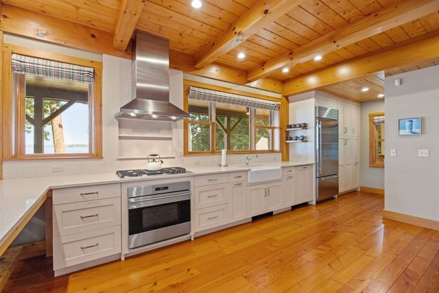 10 Edgewater Drive, Moultonborough, NH 03254