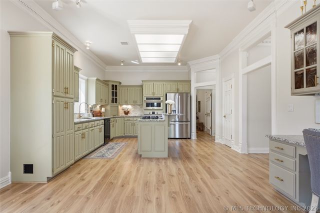 6716 E 117th Place S, Bixby, OK 74008