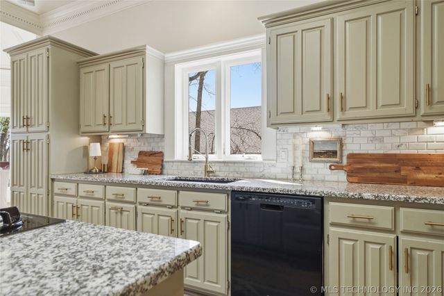 6716 E 117th Place S, Bixby, OK 74008