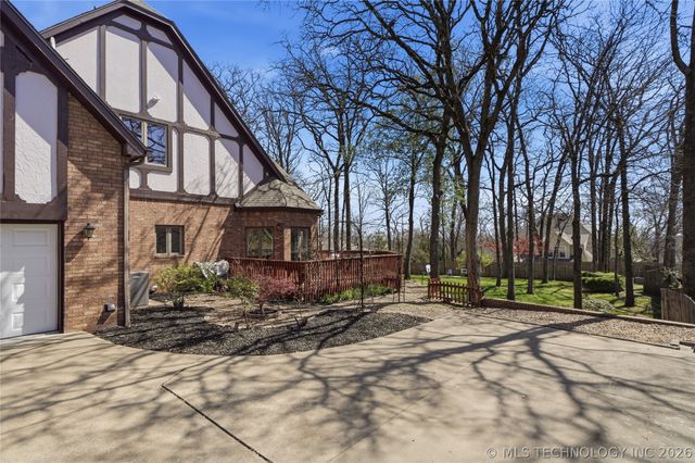 6716 E 117th Place S, Bixby, OK 74008