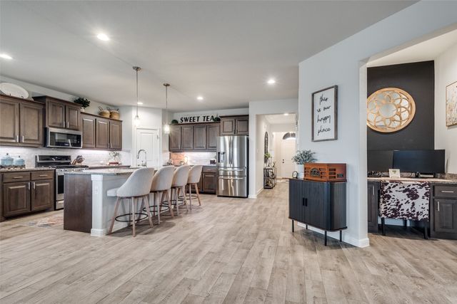 15901 Tottenhall Pass, Fort Worth, TX 76247