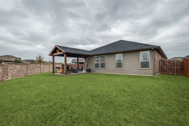 15901 Tottenhall Pass, Fort Worth, TX 76247