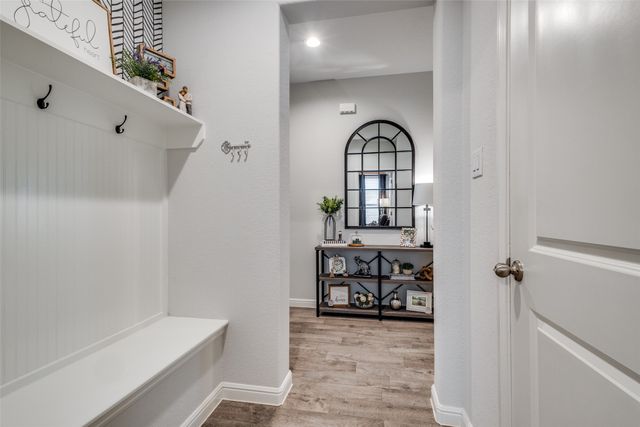 15901 Tottenhall Pass, Fort Worth, TX 76247