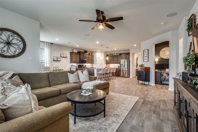 15901 Tottenhall Pass, Fort Worth, TX 76247