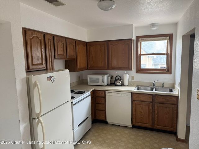 1103 N Washington Avenue, Lansing, MI 48906