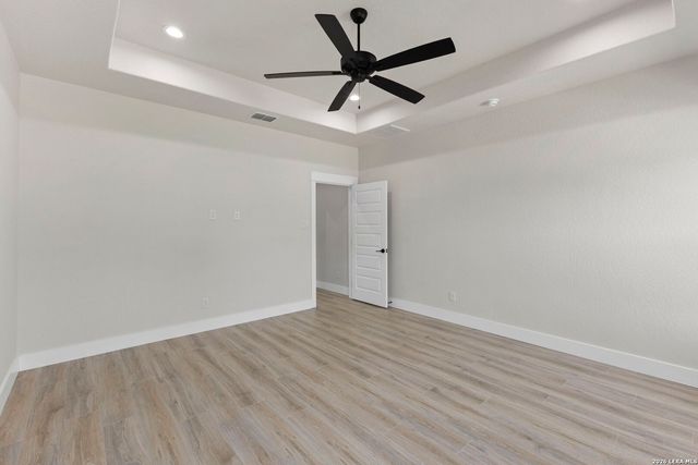 156 FIREWHEEL LOOP, Floresville, TX 78114