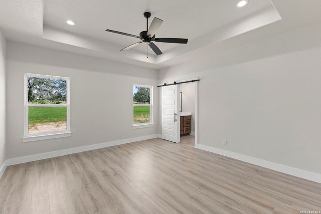 156 FIREWHEEL LOOP, Floresville, TX 78114
