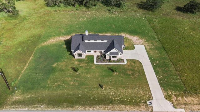 156 FIREWHEEL LOOP, Floresville, TX 78114