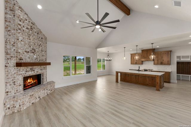 156 FIREWHEEL LOOP, Floresville, TX 78114