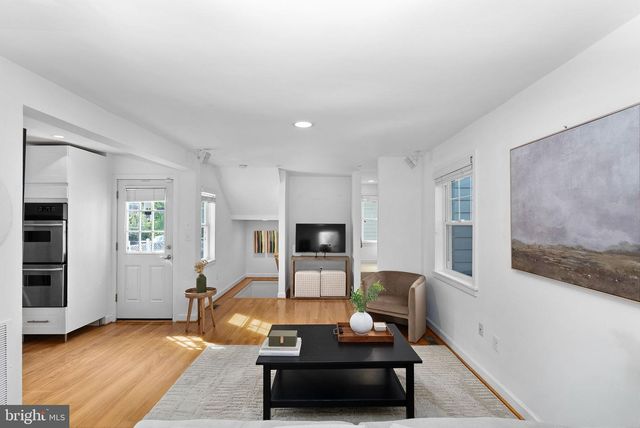 5300 WILSON BLVD, Arlington, VA 22205